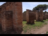 08194 ostia - regio v - via dell'invidioso - edificio (v,iv,3) - nordseite - bli ri suedwesten - 06-2024.jpg